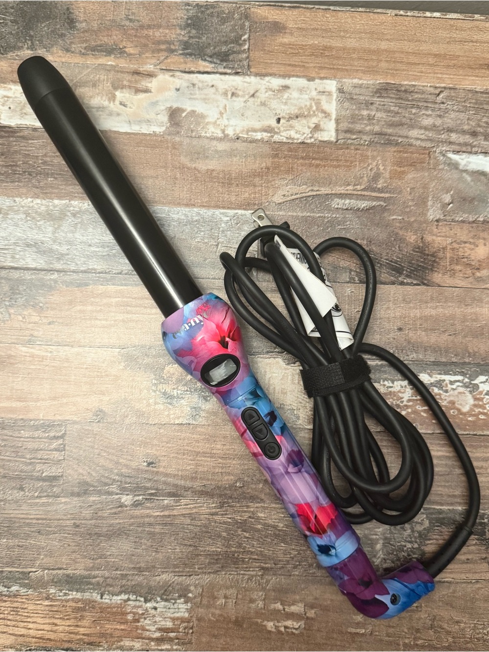 NWOB Never Used Eva NYC Floral Frenzy 1” Curling Wand , Clip Free, 9 ft cord
